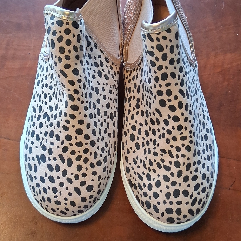 Girls Leopard Print Slip-On Sneakers